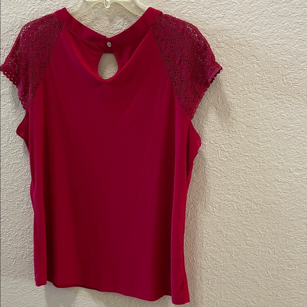 PerSeption Concept Raspberry Lace-Cap Keyhole Camisole - Picture 3 of 3